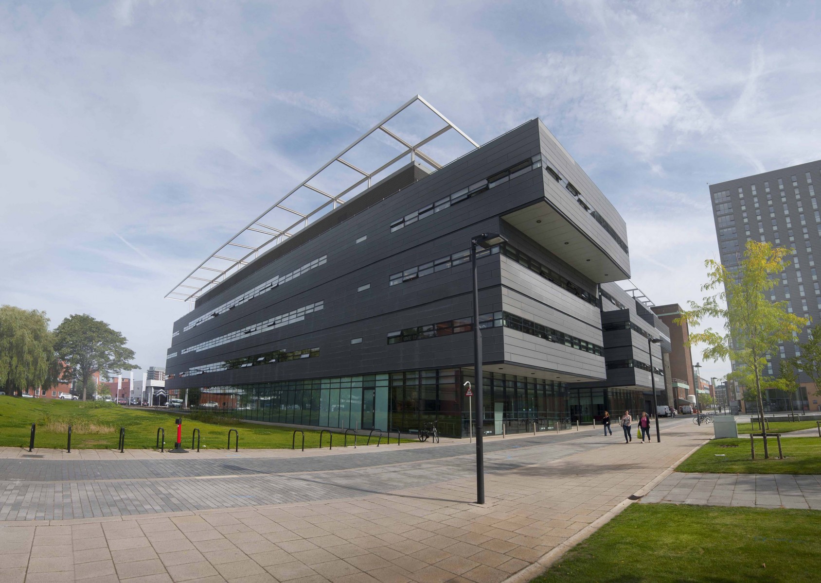 国家数学研究所与大学合作，在曼彻斯特开设办公室