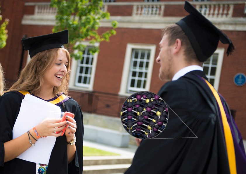 大学推出全新的石墨烯毕业袍