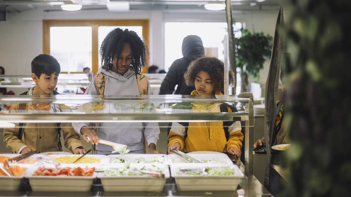 超过40%的食品中心用户担心他们将不得不让孩子上学时没有午餐