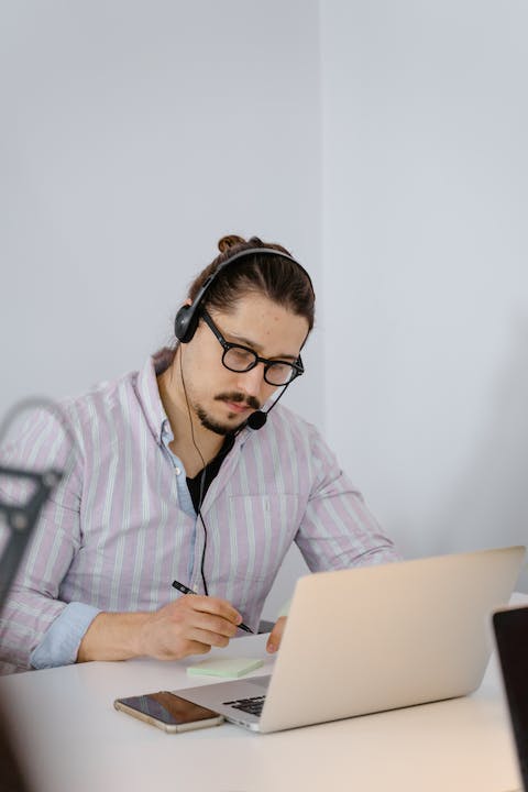 How to Fix One Earphone Louder Than the Other: Troubleshooting Tips