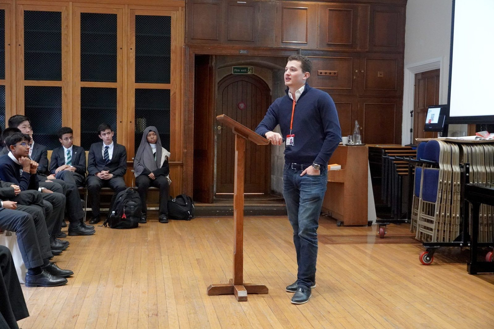 六年间从学校走向CEO：老威斯敏斯特重返，谈论工程和创业