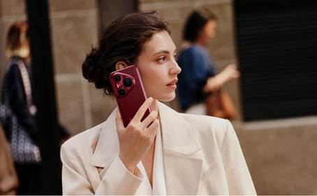 How Does Mobile Phone Use Shape Modern Commuting Routines?