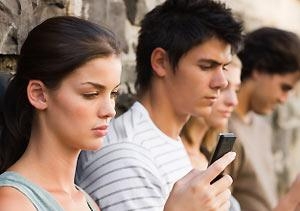 年轻人寻求有关不雅短信的道德与法律澄清
