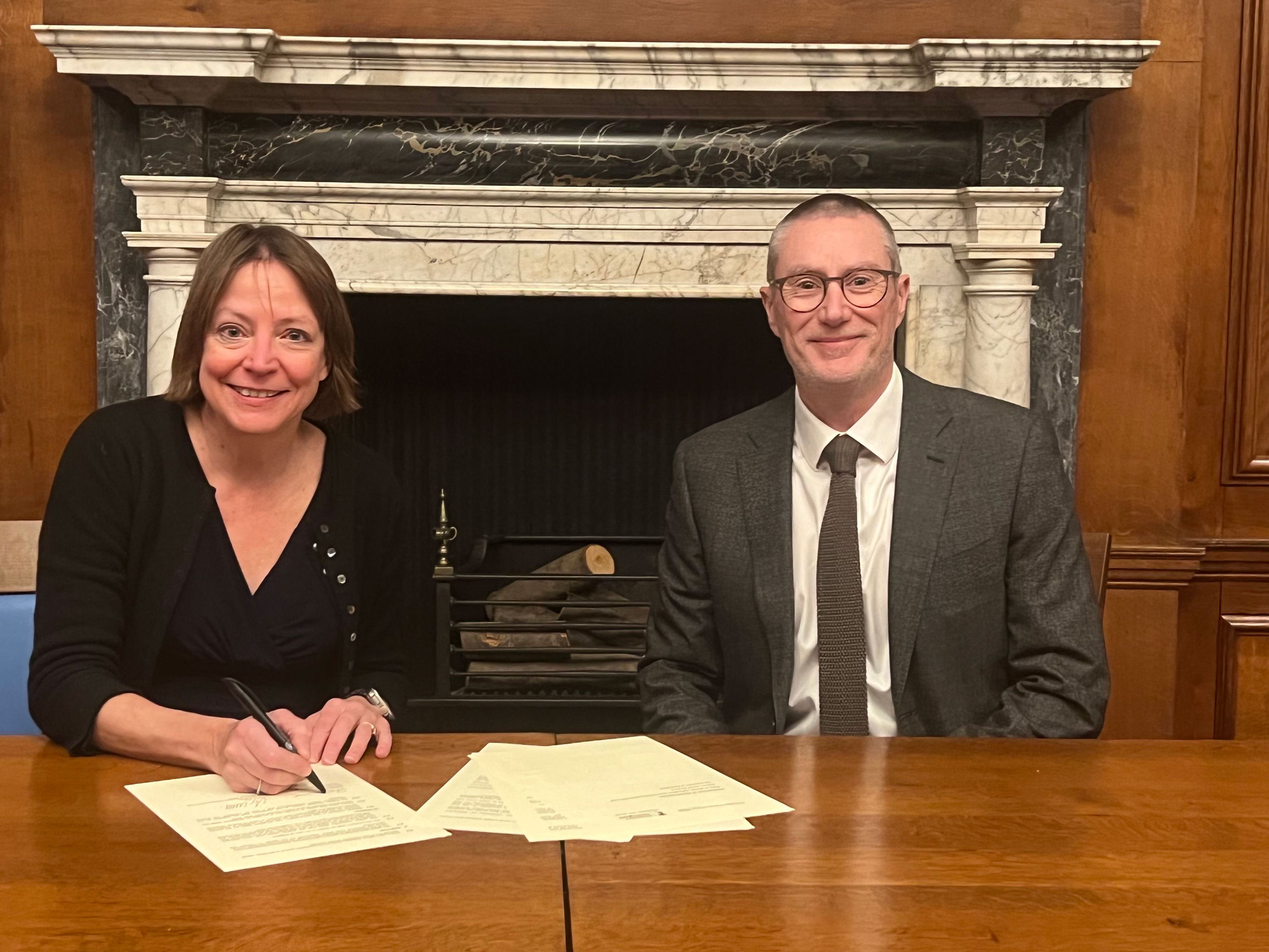 加强合作，提升当地医疗保健服务