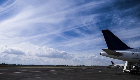 一半的航空飞行员报告感到疲劳，可能影响乘客安全。