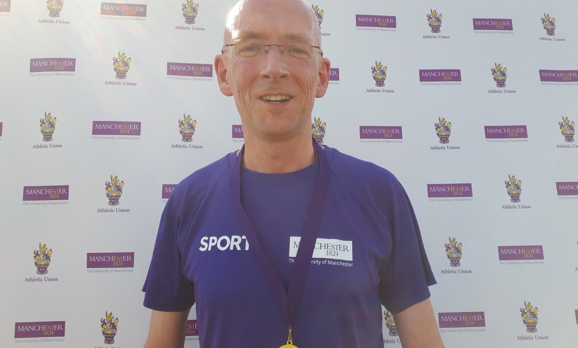 选手在365天史诗中通过650公里标志 选手在365天史诗中通过650公里标志