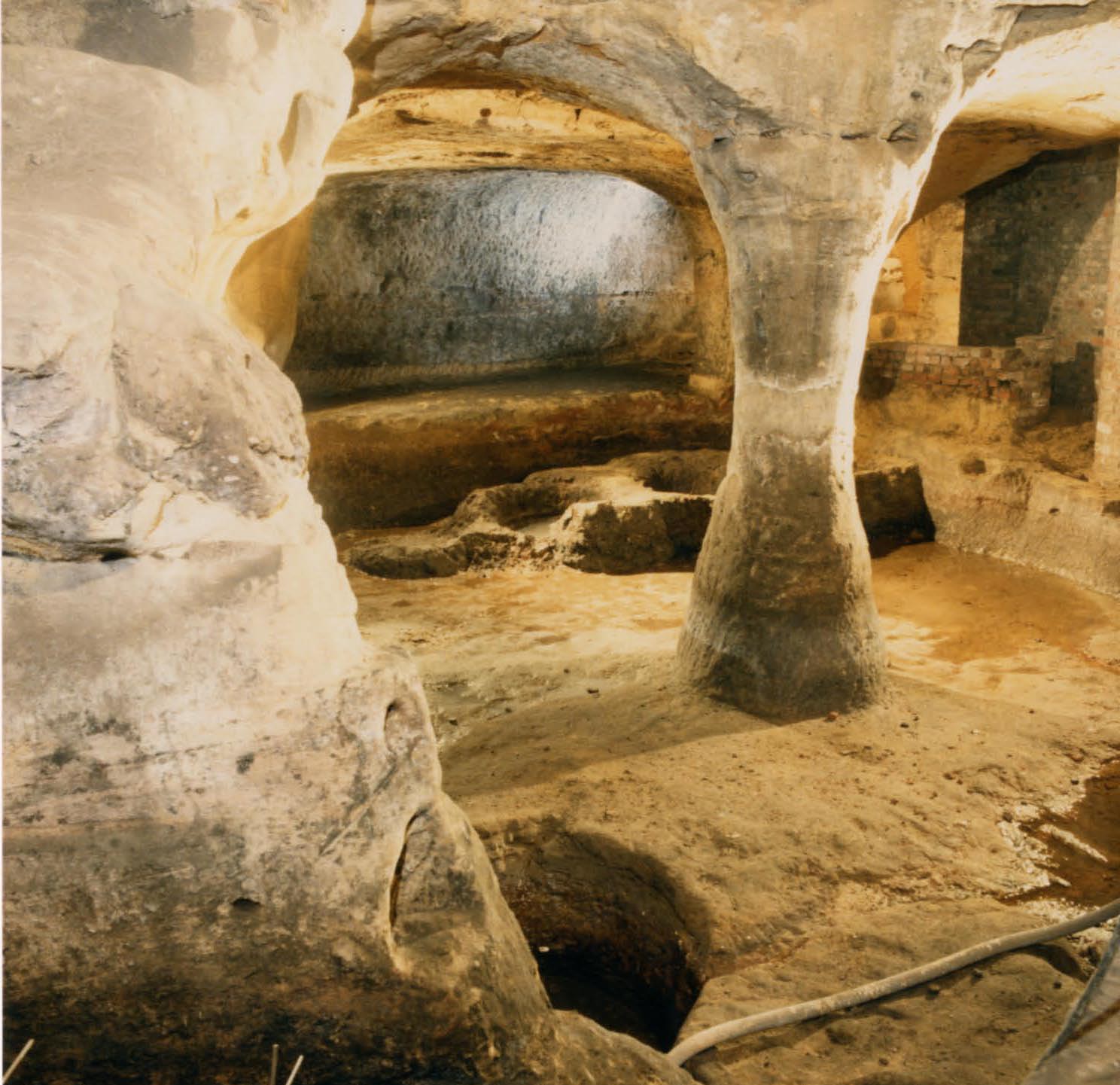 诺丁汉市呼吁市民分享古老洞穴的记忆