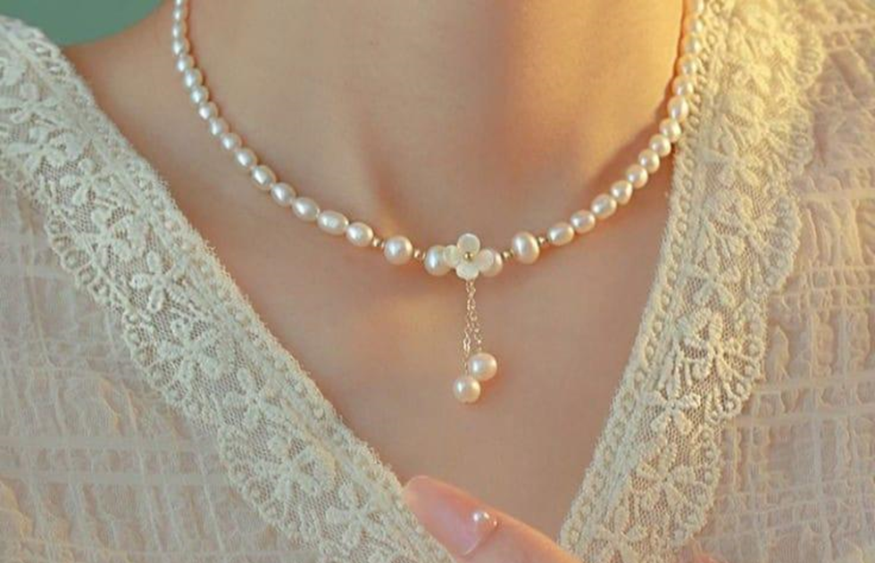 how to clean pearl necklaces