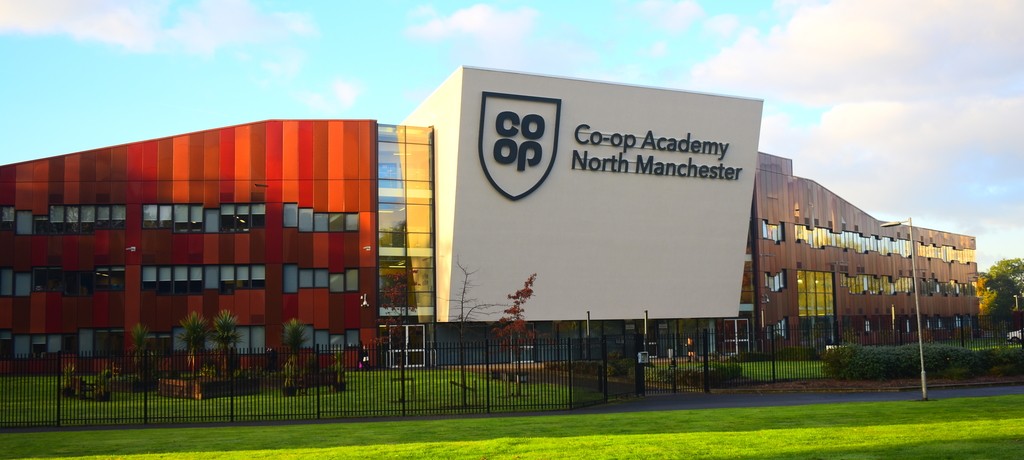 大学开设新学习中心，帮助北曼彻斯特的年轻人。