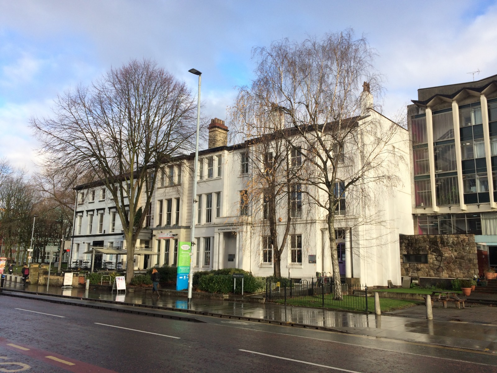 大学宣布独特的新健康人工智能合作计划