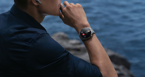 The Smartwatch Phenomenon: Examining the Growing Popularity of Wearable Tech