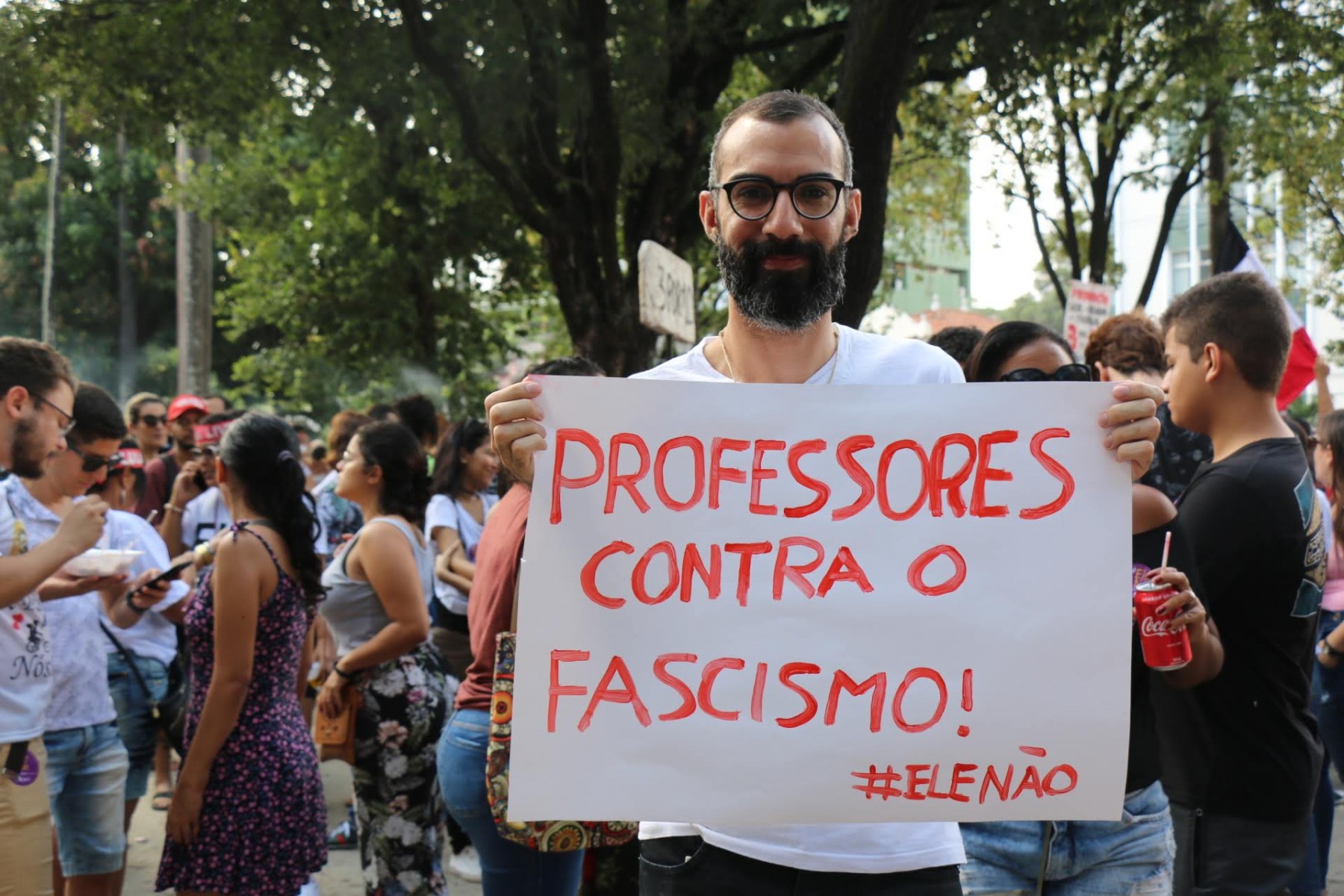 雅伊尔&middot;博尔索纳罗的威胁意味着我们学者必须公开表态政治性