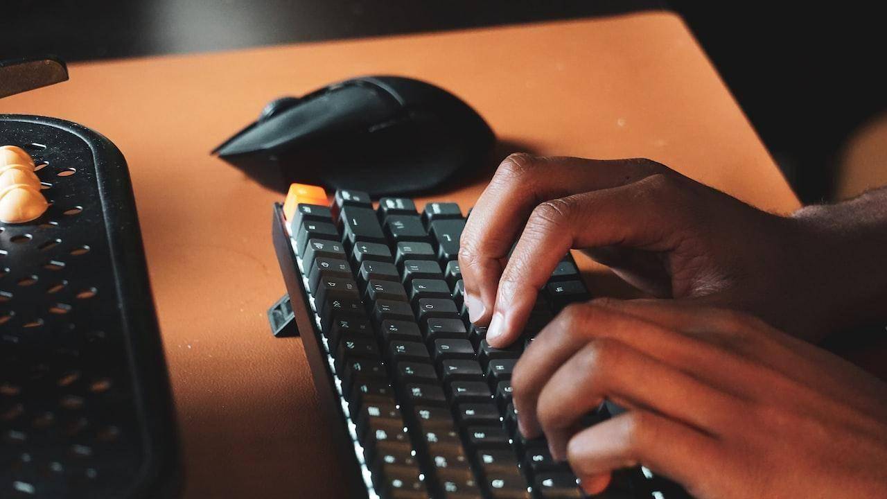 Logitech K230 Kablosuz Klavye İncelemesi