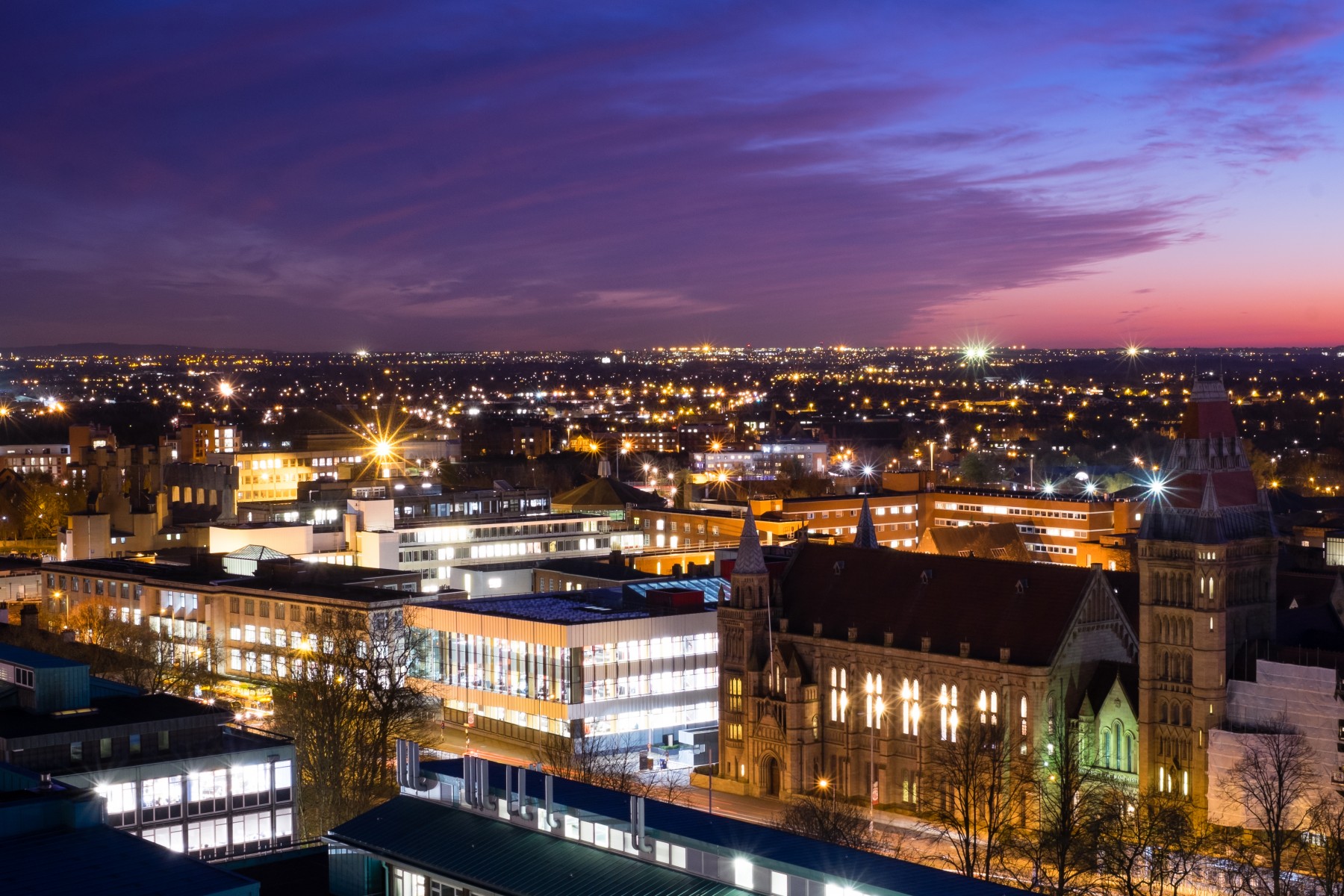 曼彻斯特在大型城市大学角色报告中的工作备受关注