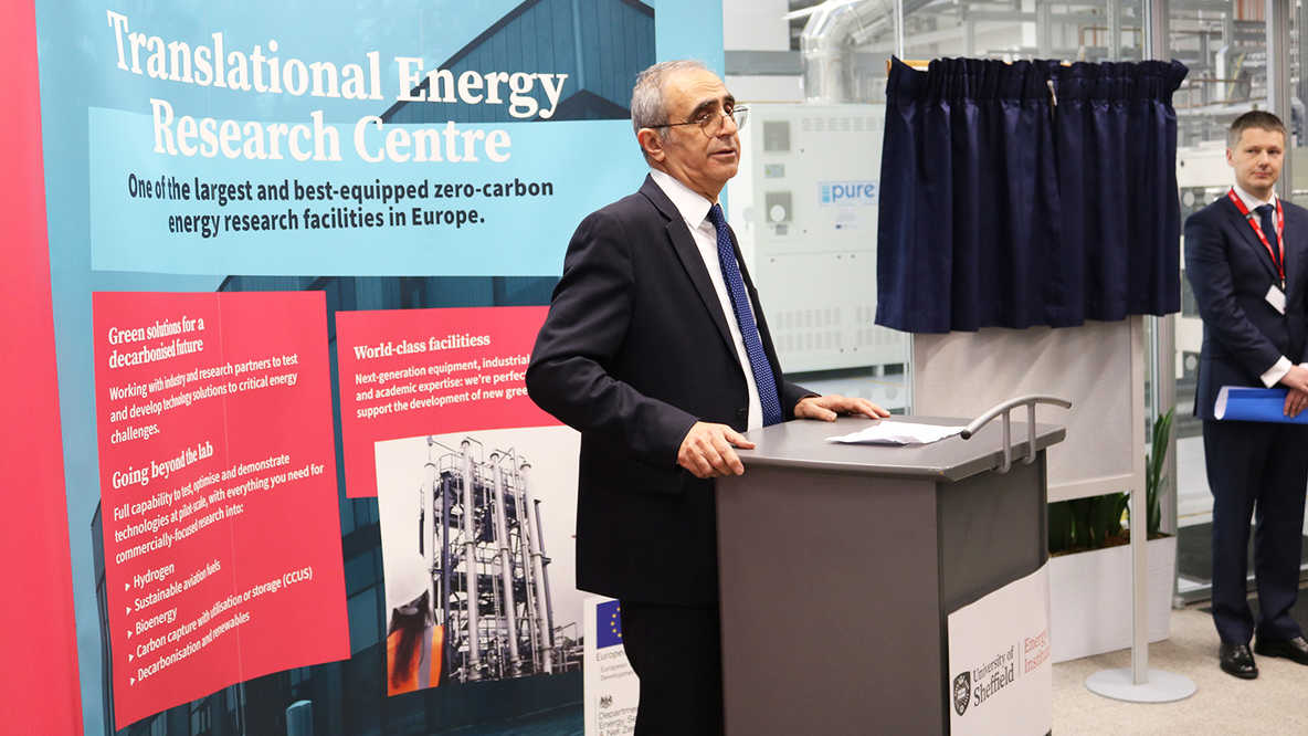 谢菲尔德大学能源创新中心开幕，波音公司作为创始成员，由卡拉南勋爵主持揭幕。