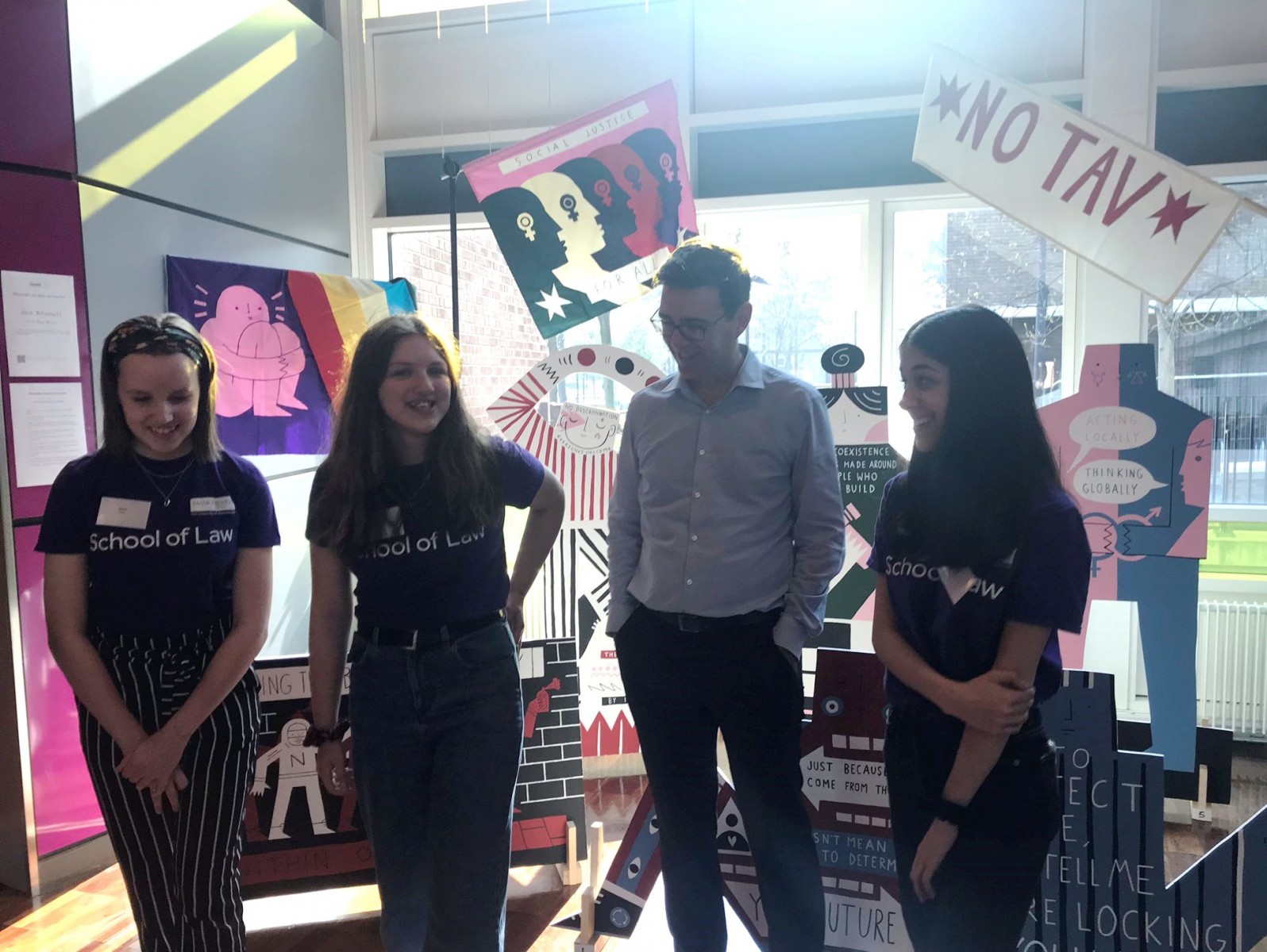 大曼彻斯特市长庆祝重要青年研究项目的结束