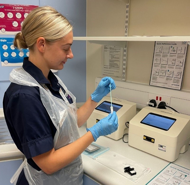 曼彻斯特医院易感新生儿首次受益于遗传测试的推出,以预防听力损失 曼彻斯特医院易感新生儿首次受益于遗传测试的推出,以预防听力损失