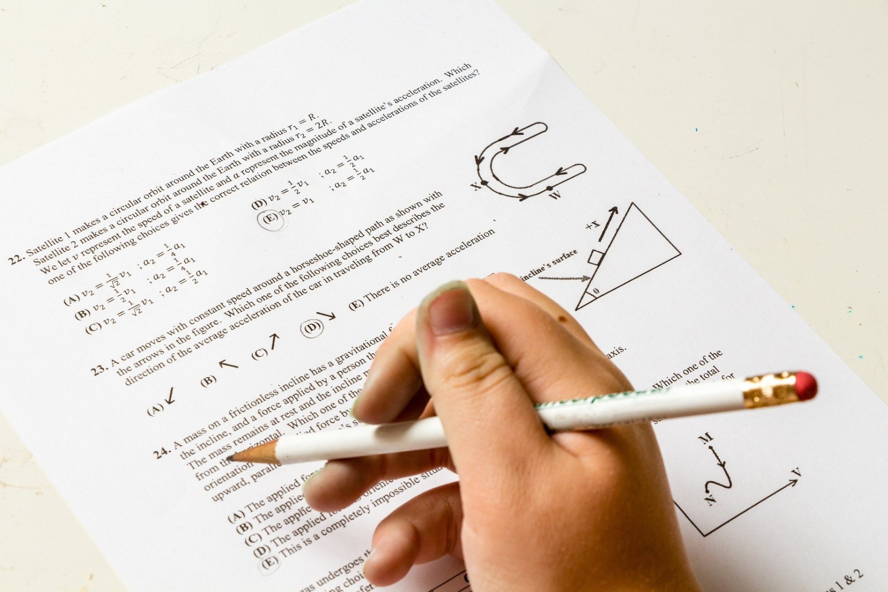 新研究发现,GCSE成绩不符合许多年轻人的需求 新研究发现,GCSE成绩不符合许多年轻人的需求