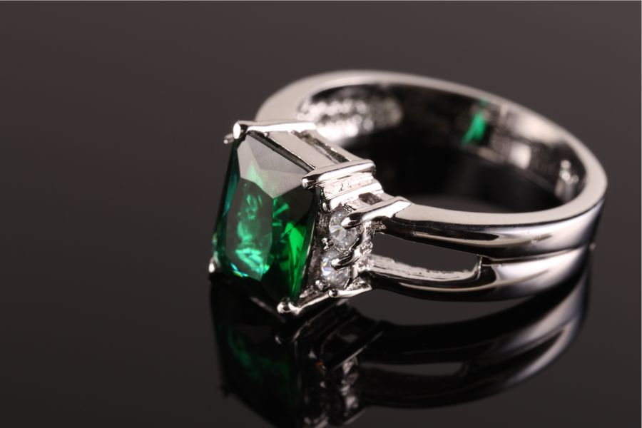 emerald ring