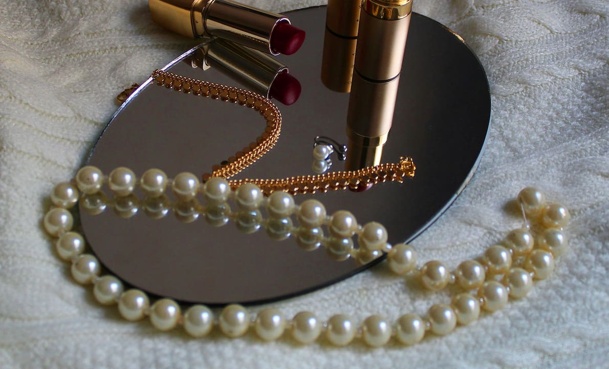 pearl necklace