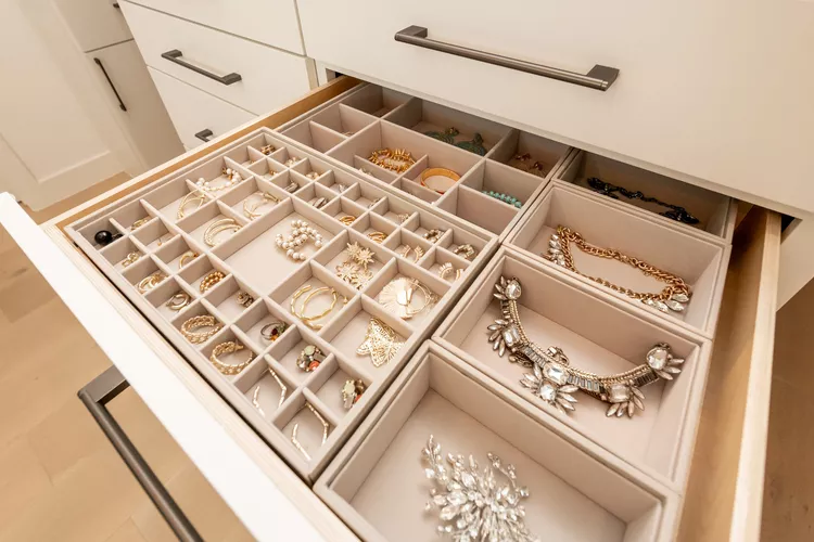 How To Organize Your Earrings