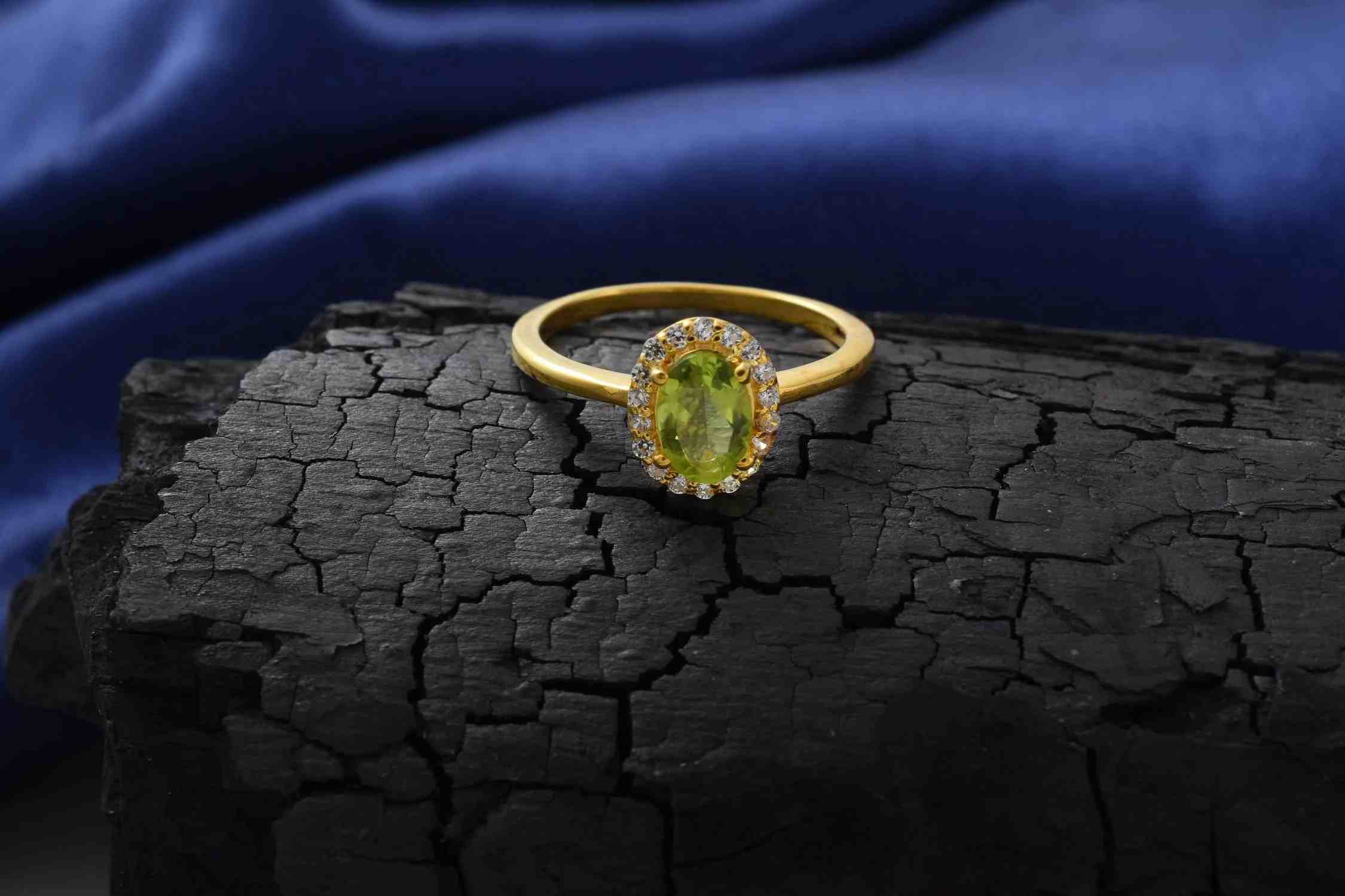 how to set a stone in a ring with prongs