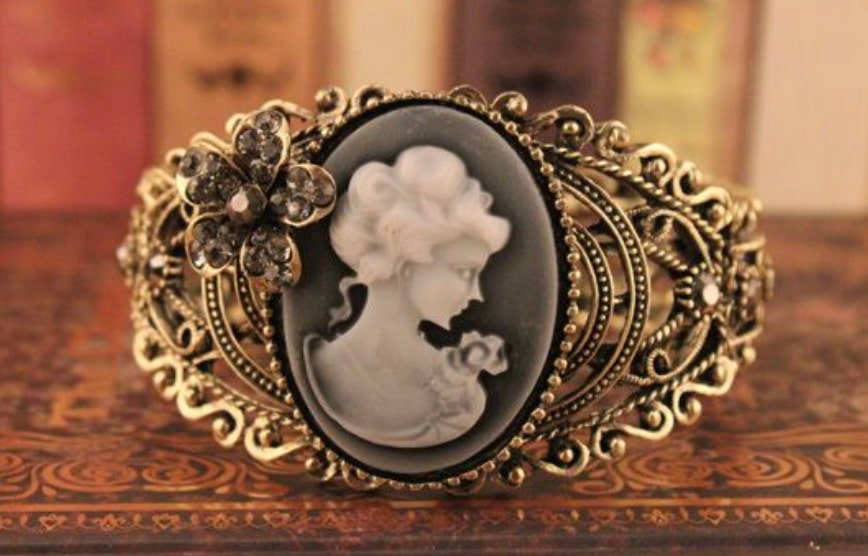 vintage inspired cameo bangle