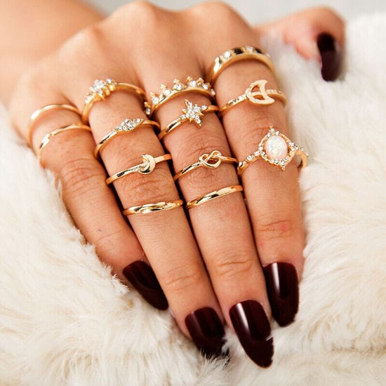 rings on hand